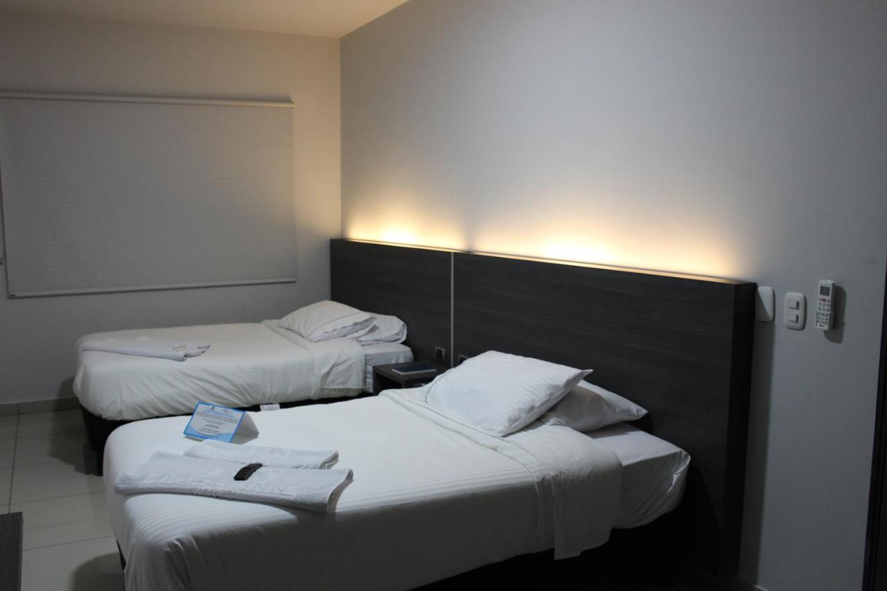 Hotel Doral Inn اباغويه المظهر الخارجي الصورة