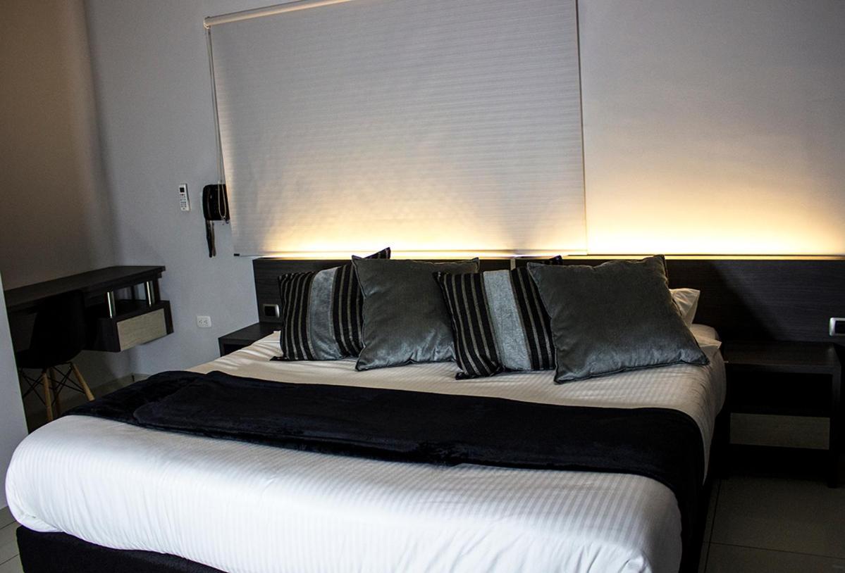 Hotel Doral Inn اباغويه المظهر الخارجي الصورة