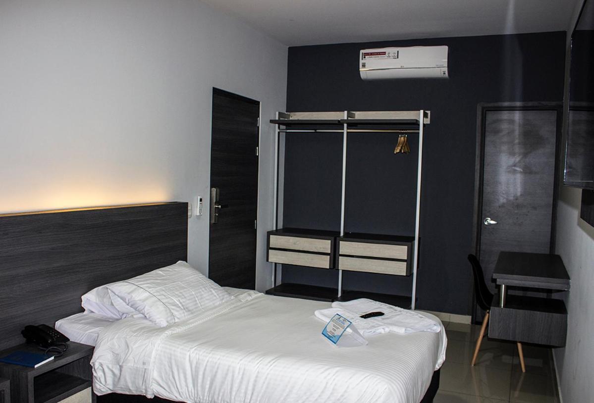 Hotel Doral Inn اباغويه المظهر الخارجي الصورة